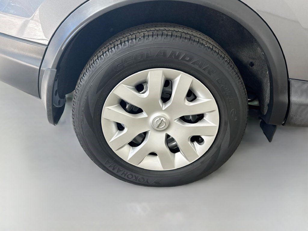 Used 2020 Nissan Rogue Sport S FWD image 31