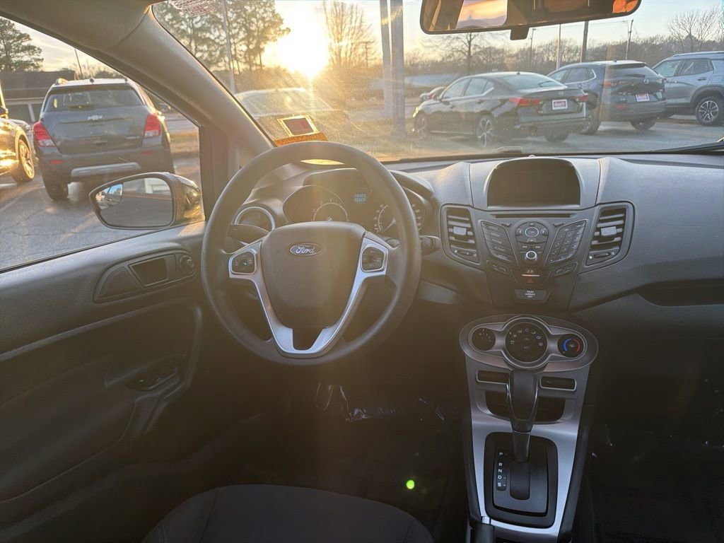 Used 2018 Ford Fiesta SE image 9