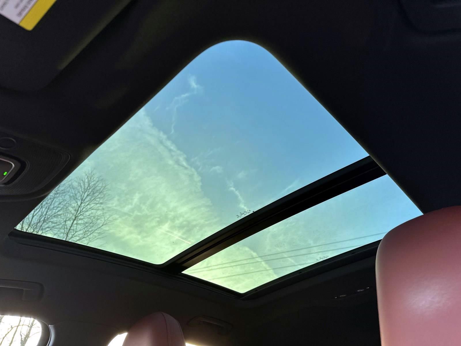 Used 2023 Audi e-tron S Premium Plus w/ Black Optic Package image 27