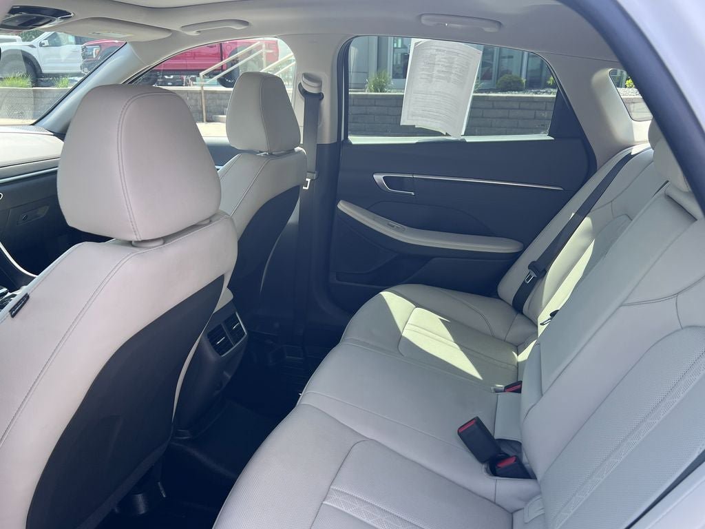 Used 2022 Hyundai Sonata Limited FWD image 12