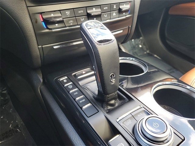 Used 2022 Maserati Ghibli Modena image 23