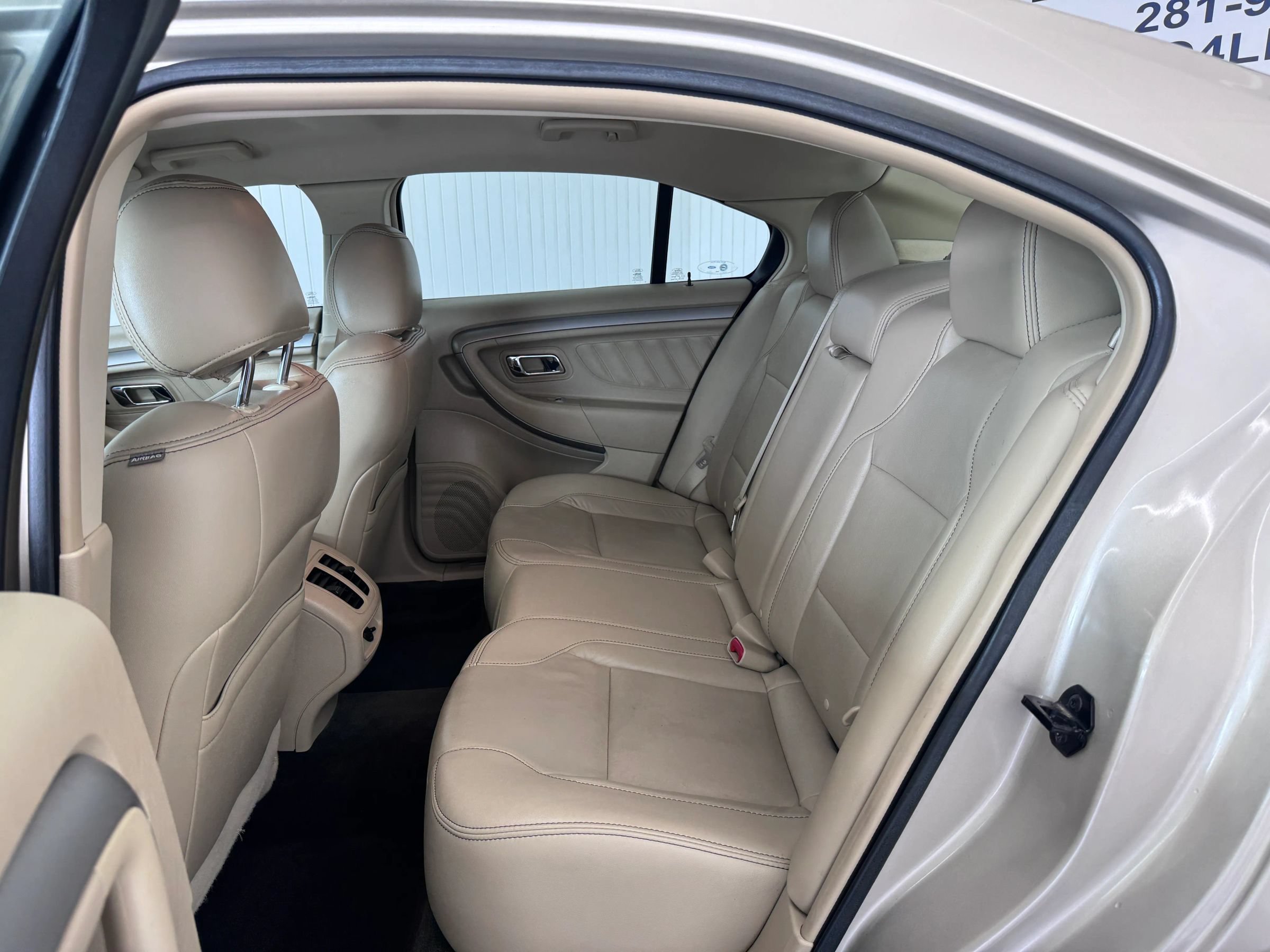 Used 2018 Ford Taurus SEL FWD image 12