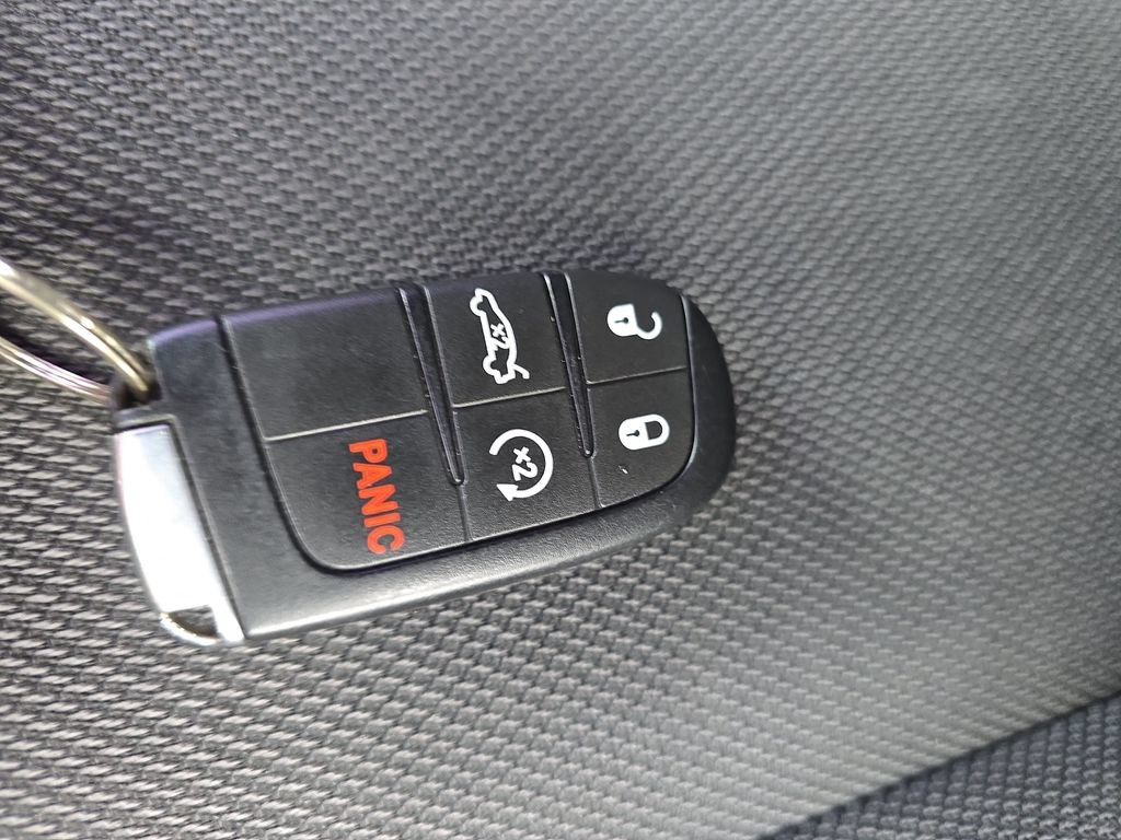 Used 2018 Dodge Charger SXT w/ Blacktop Package RWD image 35