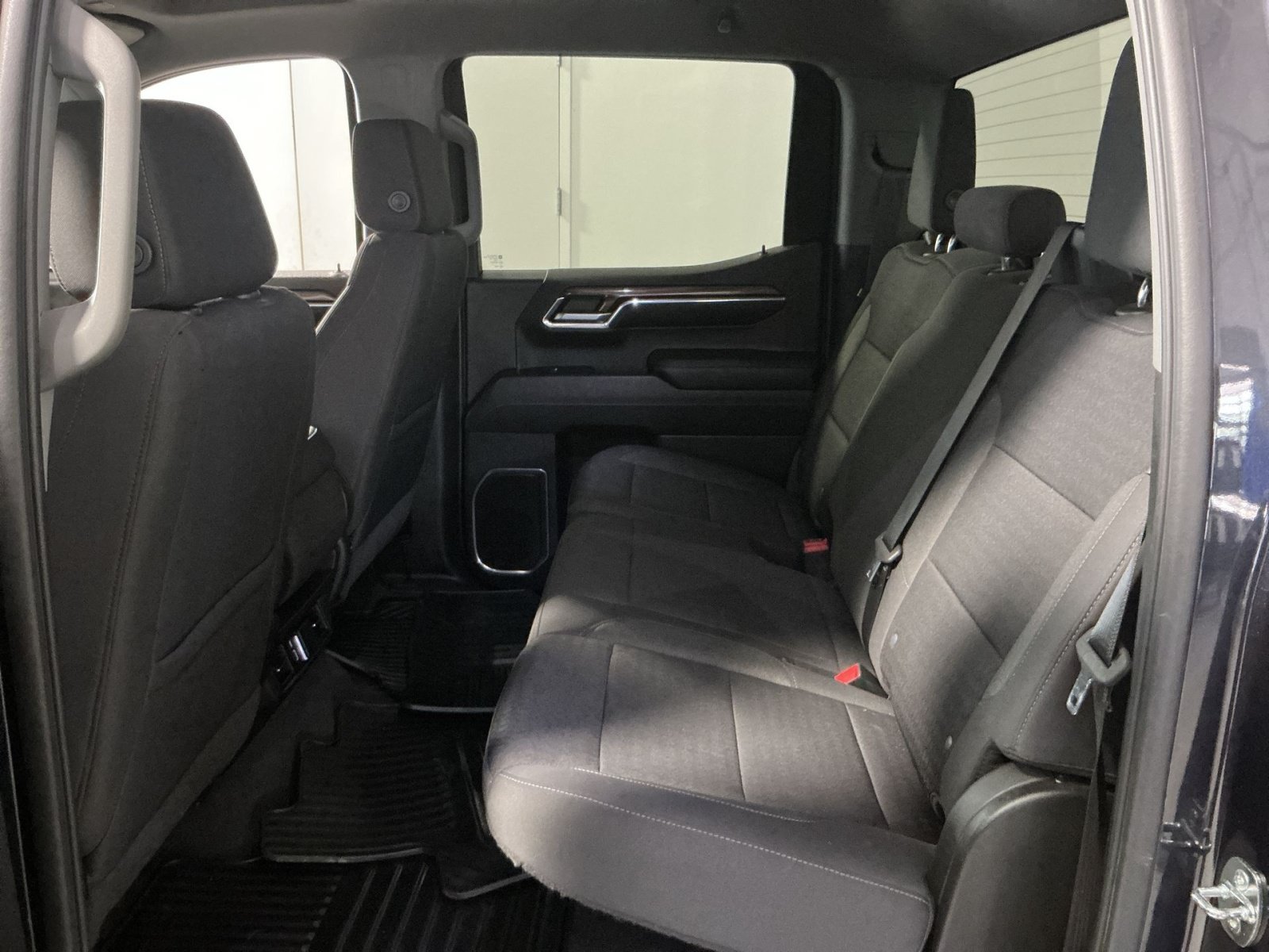 Used 2022 Chevrolet Silverado 1500 LT AWD/4WD image 22