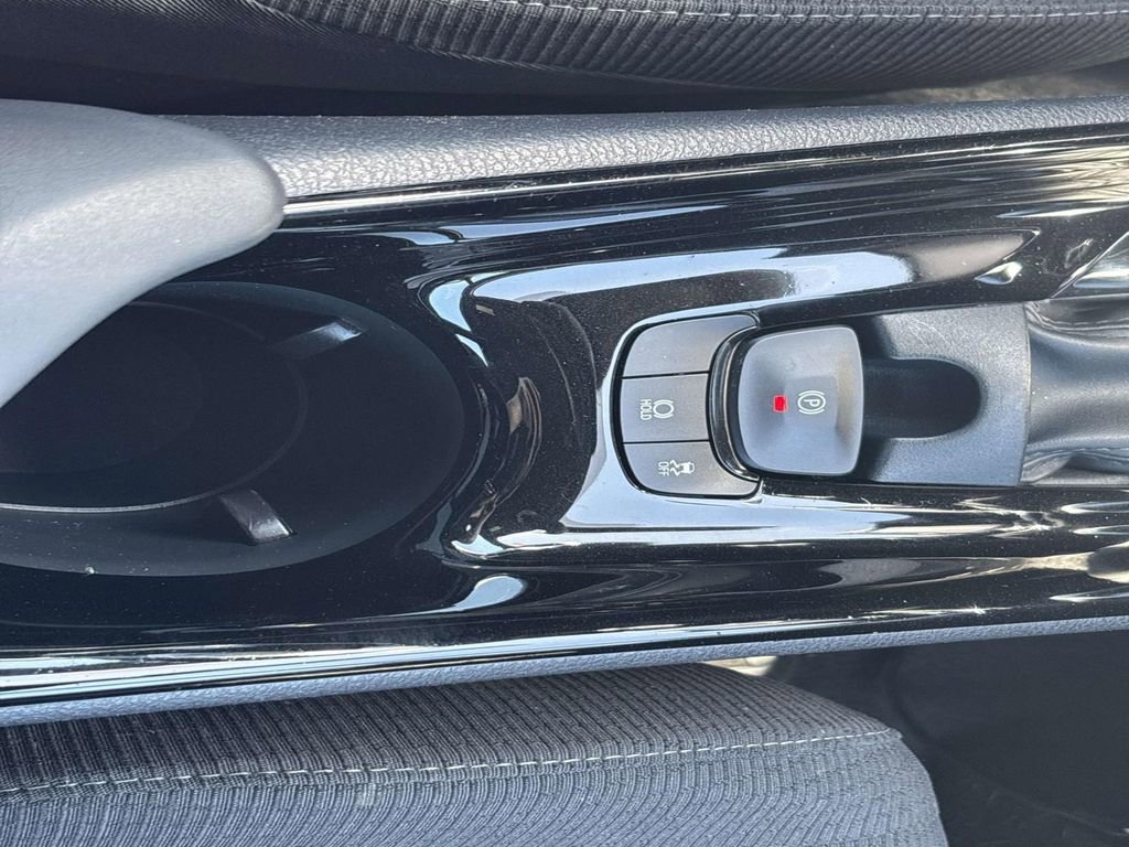 Used 2019 Toyota C-HR XLE FWD image 15