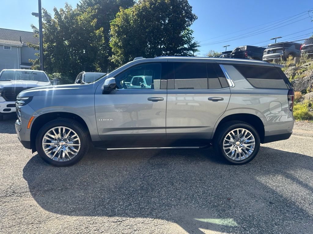 Used 2026 Chevrolet Tahoe LS AWD/4WD image 2