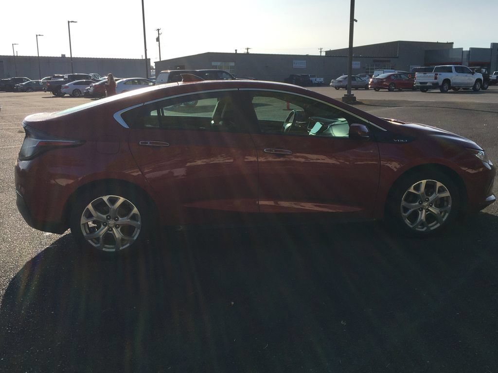 Used 2018 Chevrolet Volt Premier w/ Driver Confidence Package FWD image 7