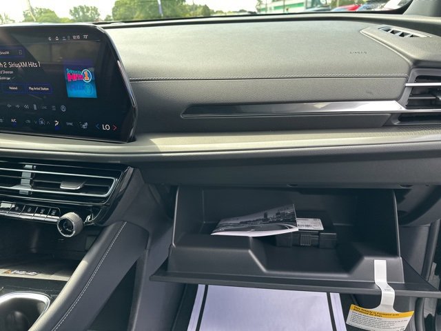 New 2026 Chevrolet Traverse LT image 11