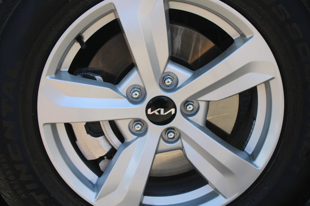Certified 2026 Kia Sorento LX FWD image 18