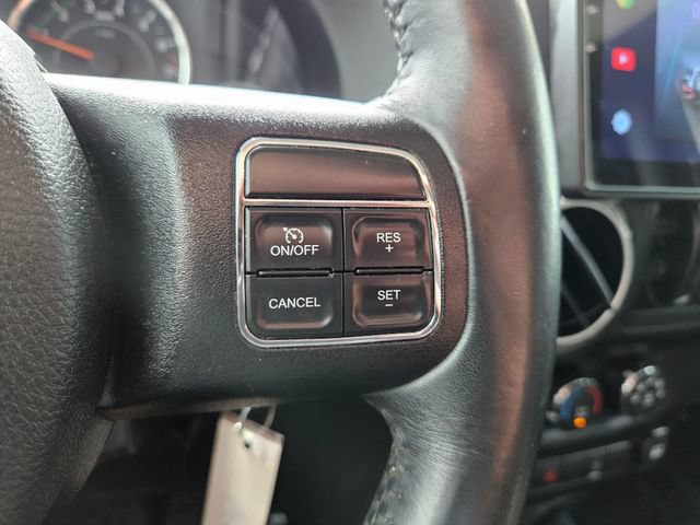 Used 2016 Jeep Wrangler Unlimited Sahara w/ Connectivity Group AWD/4WD image 36
