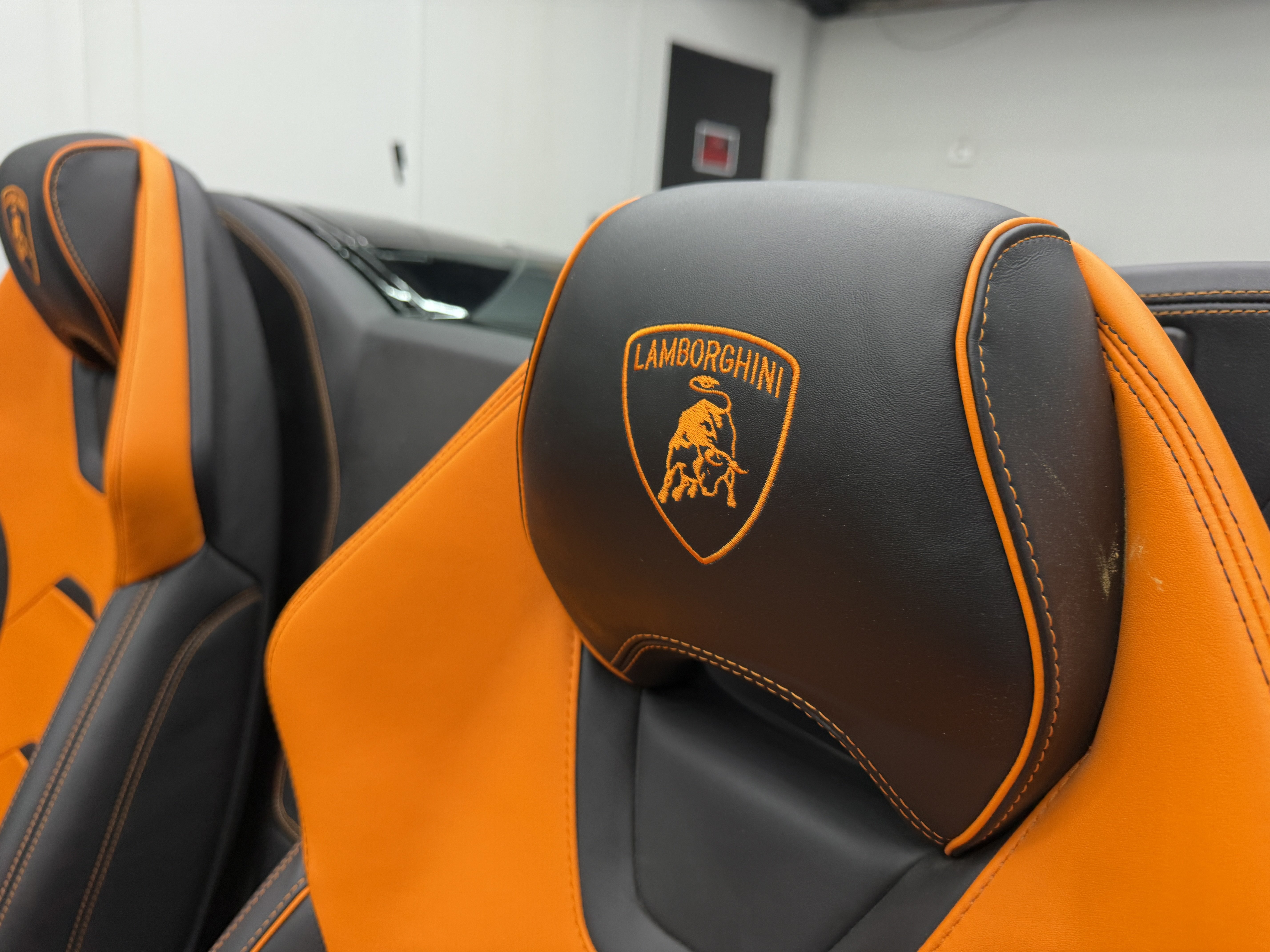 Used 2023 Lamborghini Huracan EVO RWD image 13
