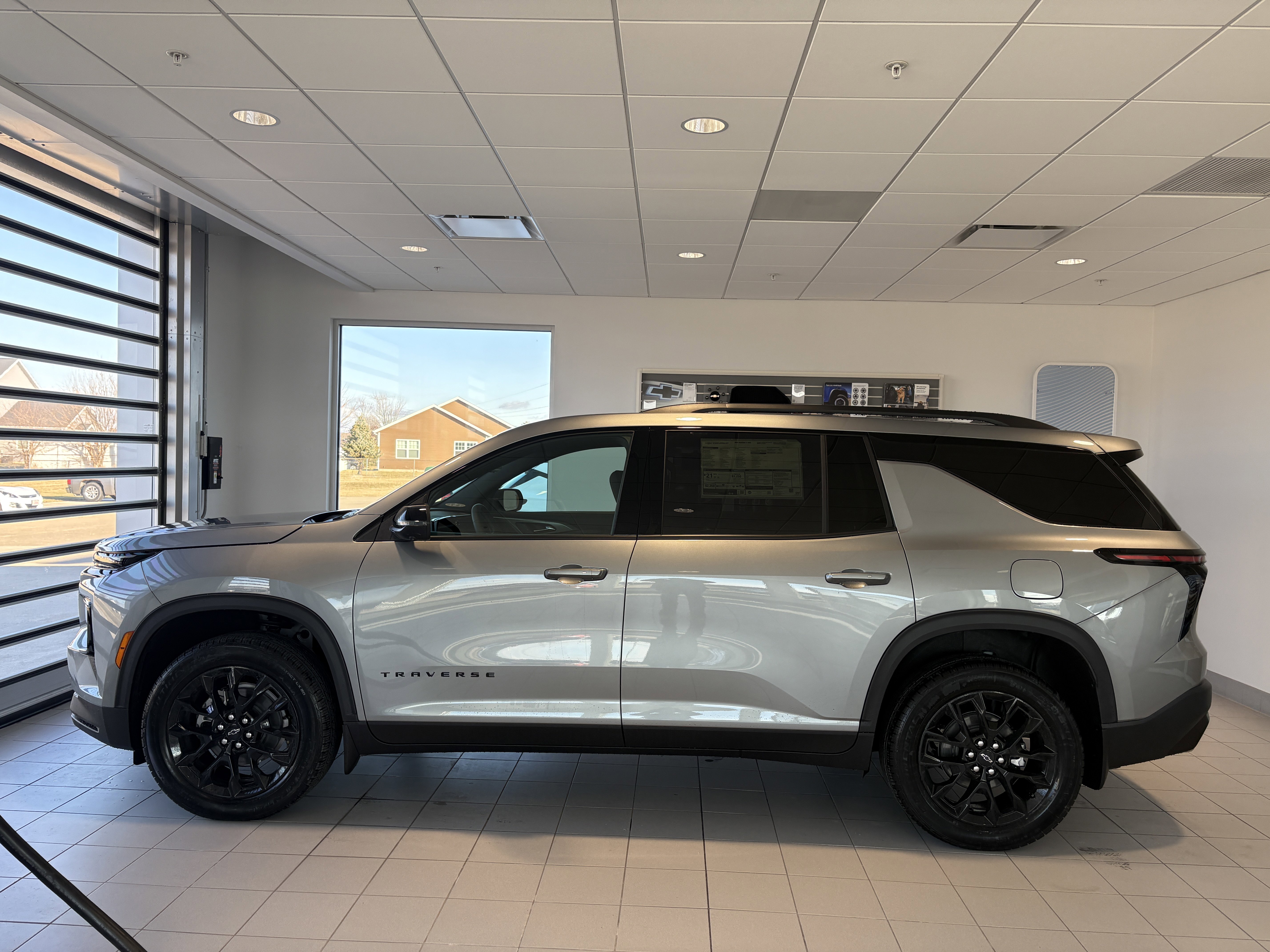 New 2026 Chevrolet Traverse LT w/ Midnight/Sport Edition image 2