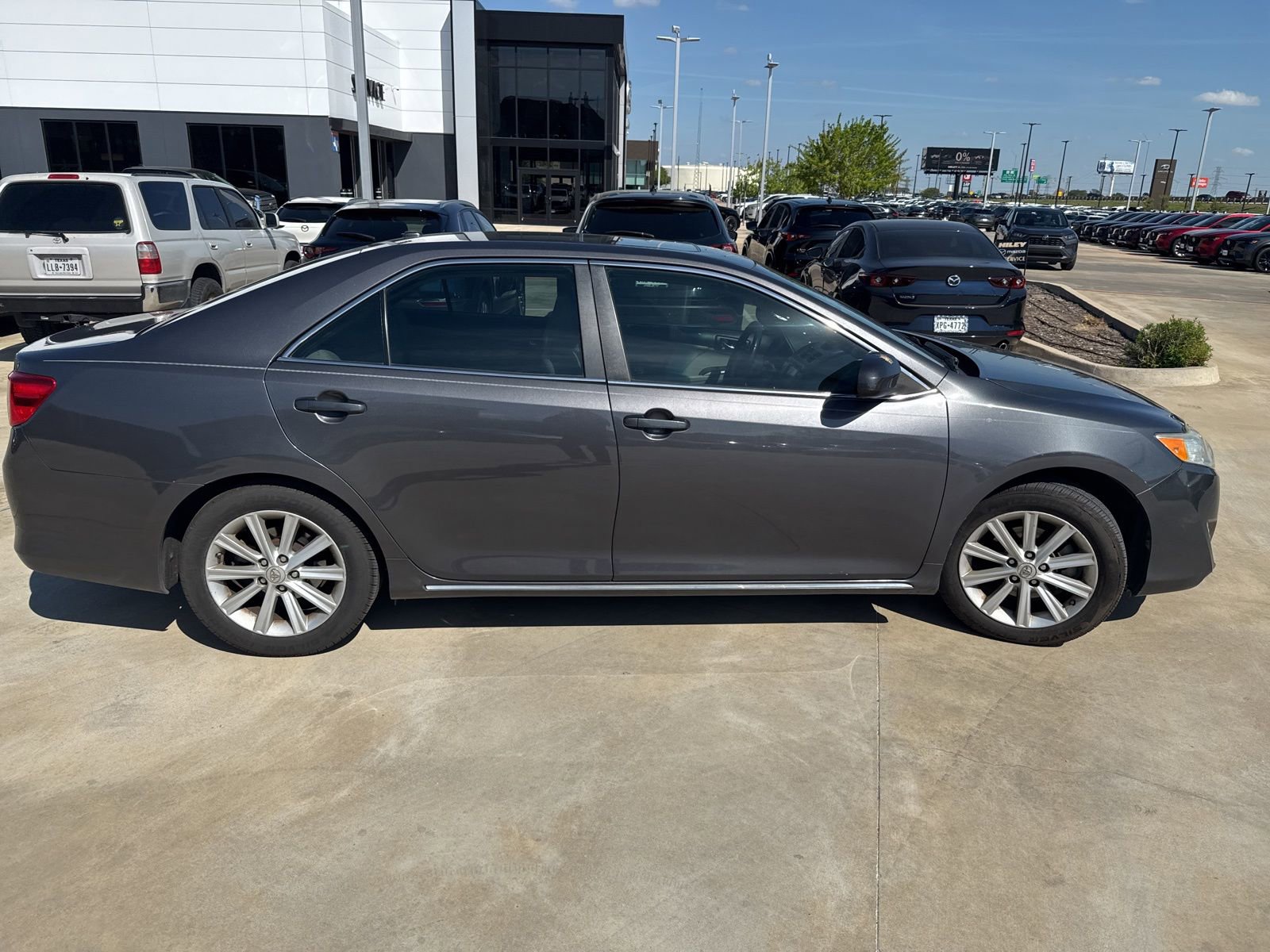 Used 2012 Toyota Camry XLE image 4