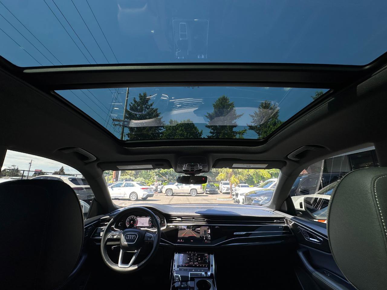 Used 2022 Audi Q8 Premium Plus AWD/4WD image 5