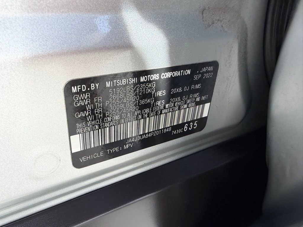 Used 2023 Mitsubishi Outlander SE Black Edition image 32