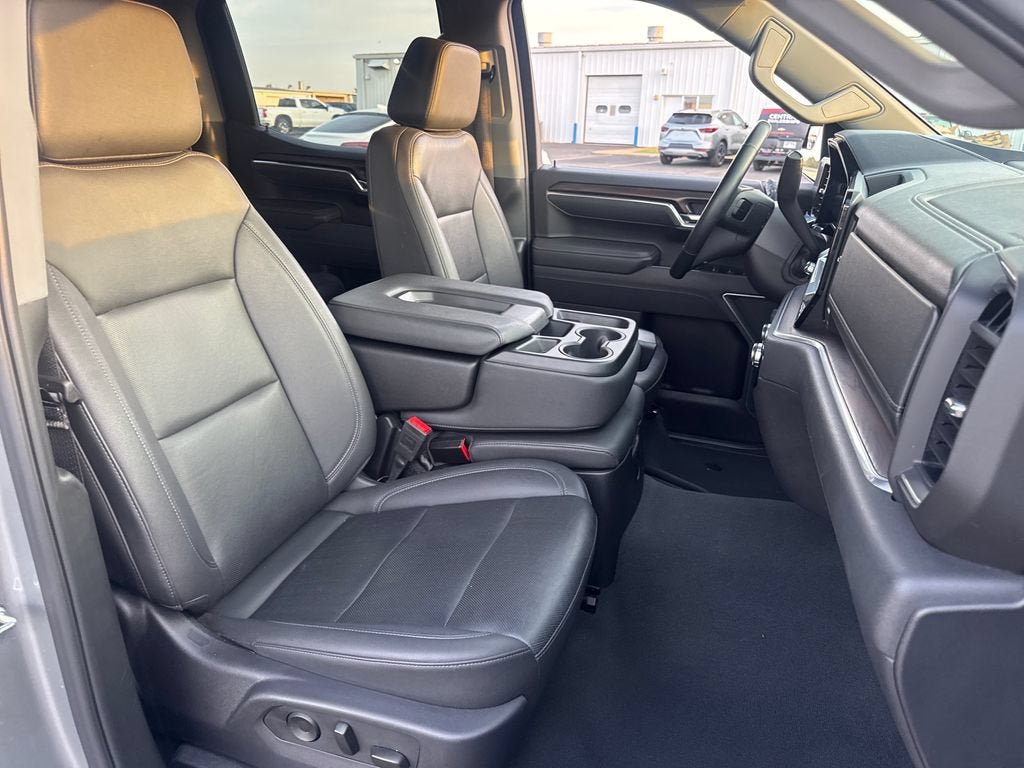 Used 2025 GMC Sierra 1500 SLT AWD/4WD image 12