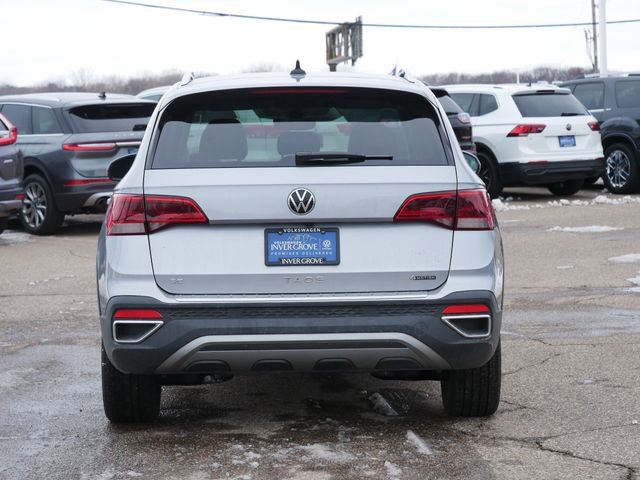 Certified 2023 Volkswagen Taos SE w/ Black Wheel Package image 6