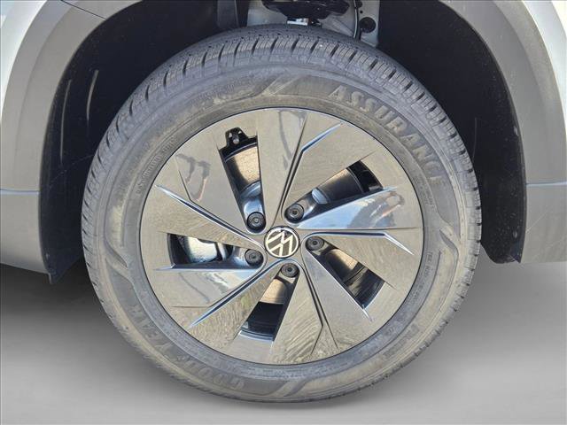 New 2026 Volkswagen Taos S image 10
