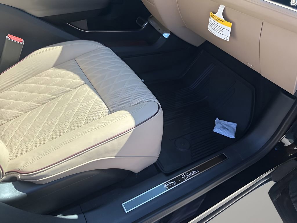 New 2026 Cadillac Lyriq Signature Luxury w/ Nappa Leather Package AWD/4WD image 15