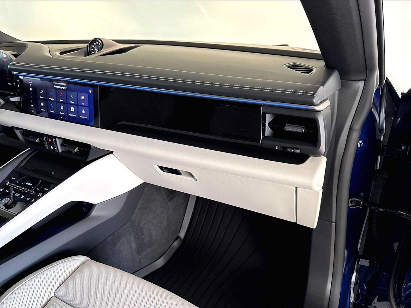 New 2026 Porsche Macan 4 Electric AWD/4WD image 22