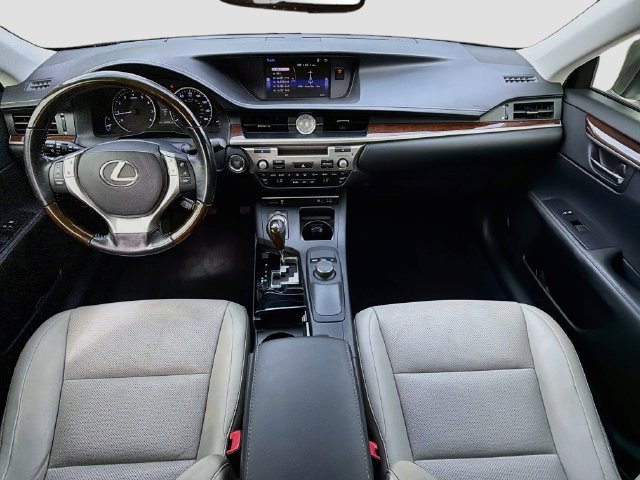 Used 2015 Lexus ES 350 w/ Premium Package FWD image 15