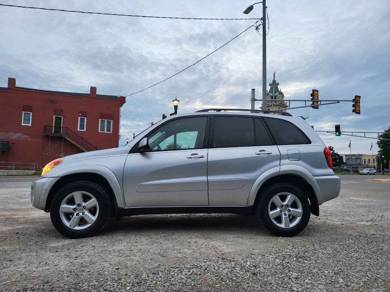 Used 2005 Toyota RAV4 4WD image 2