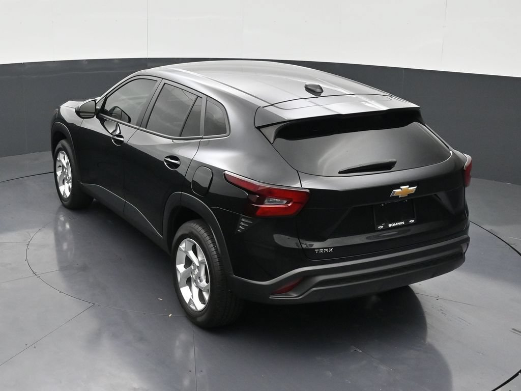 Used 2024 Chevrolet Trax LS w/ LS Convenience Package FWD image 14