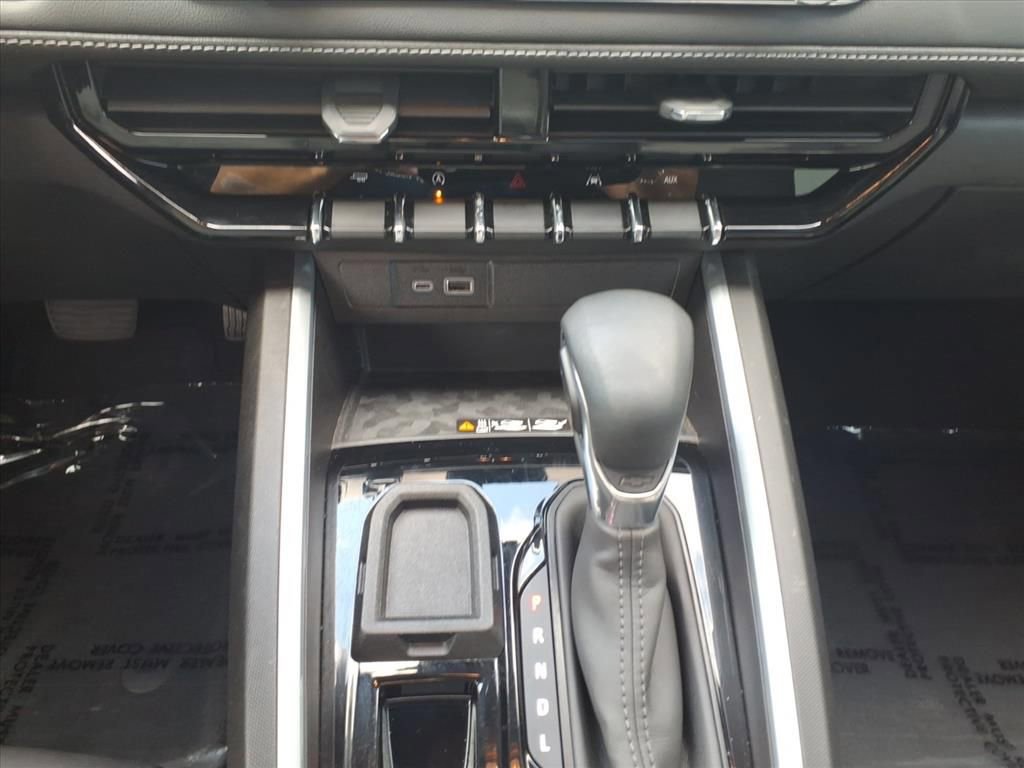 Used 2024 Chevrolet Colorado LT w/ LT Convenience Package III RWD image 30