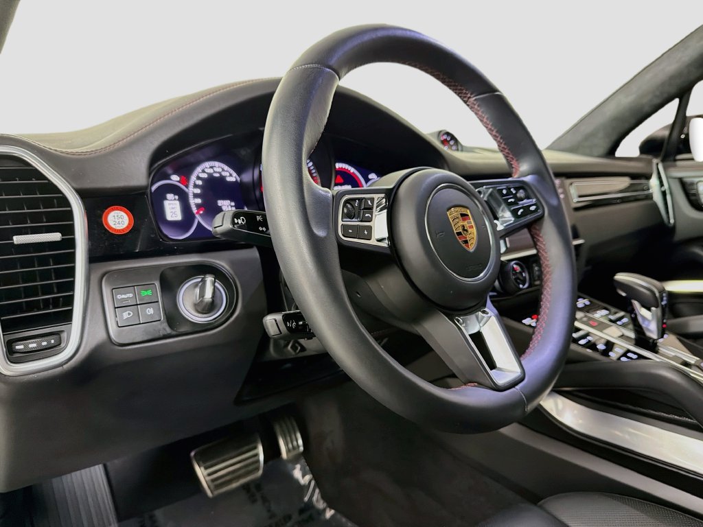 Used 2023 Porsche Cayenne Turbo AWD/4WD image 9