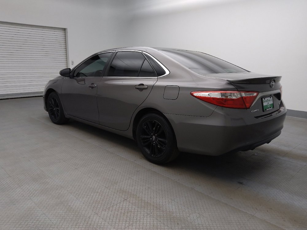 Used 2017 Toyota Camry SE FWD image 3