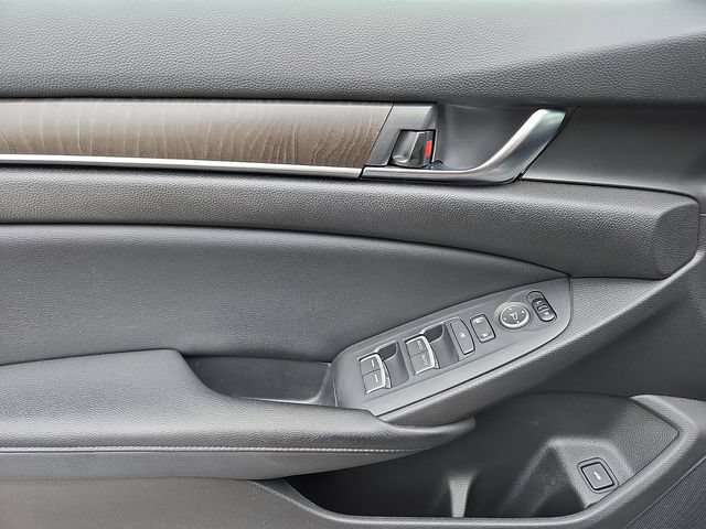 Used 2018 Honda Accord EX image 13