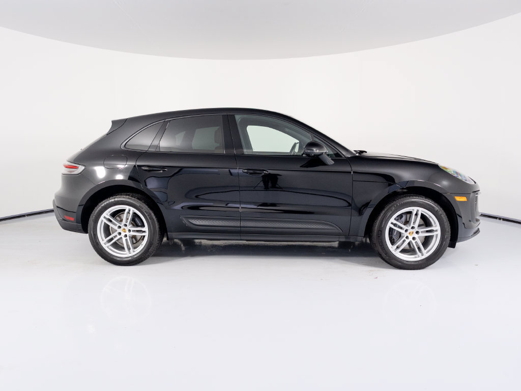 Certified 2026 Porsche Macan AWD/4WD image 12