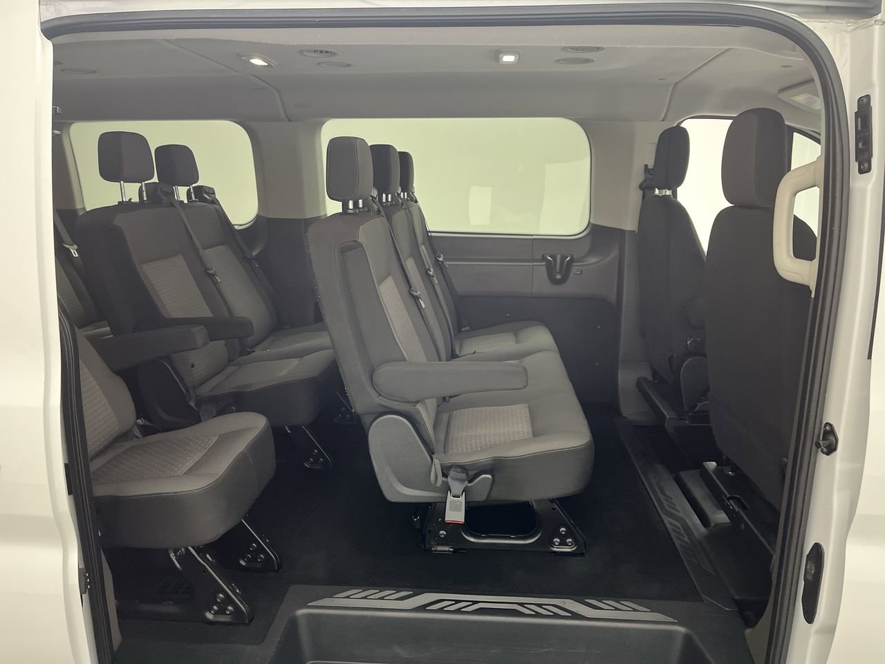 Used 2023 Ford Transit 350 XLT image 10