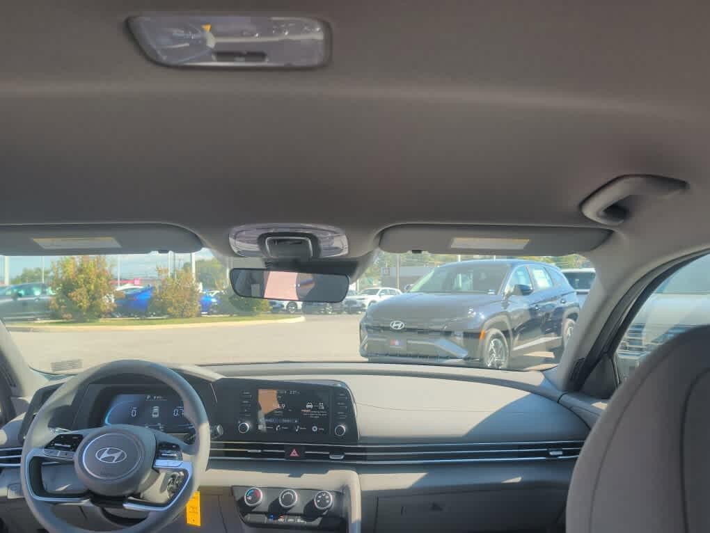 New 2026 Hyundai Elantra SE FWD image 20