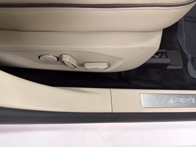 Used 2017 Ford Fusion Energi Platinum FWD image 19