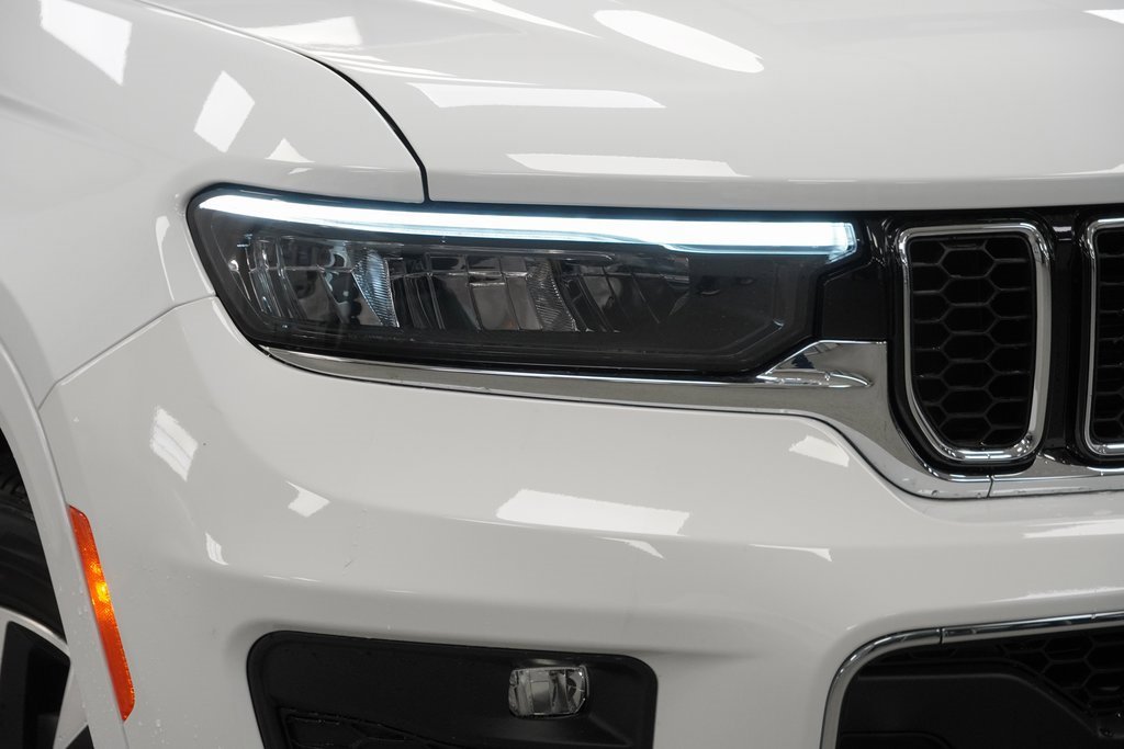 New 2025 Jeep Grand Cherokee Overland image 5