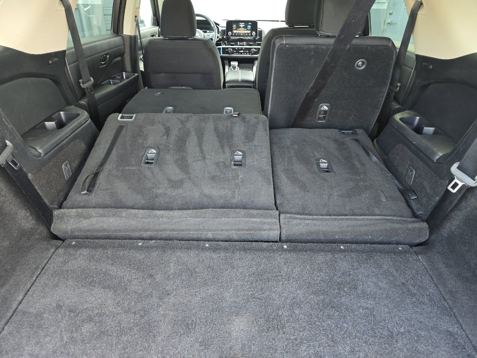 Used 2025 Nissan Pathfinder SV image 15