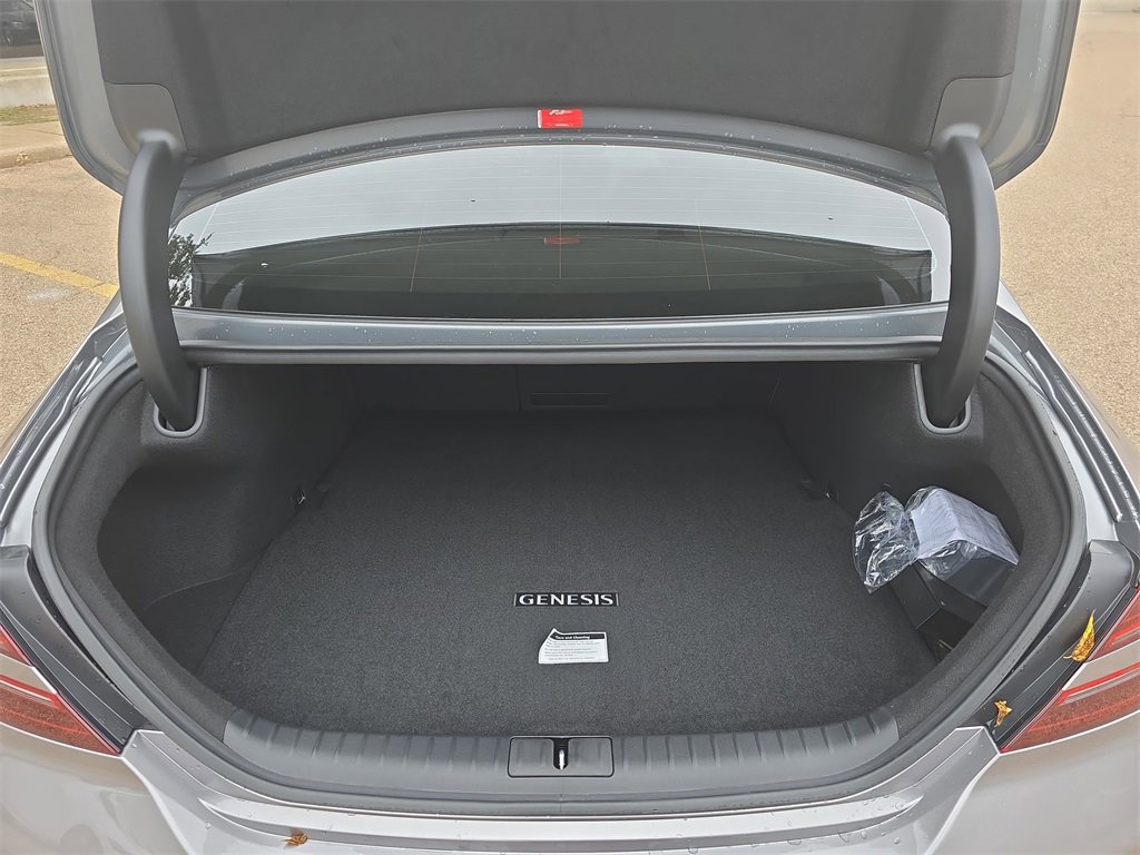 Used 2026 Genesis G70 2.5T image 12