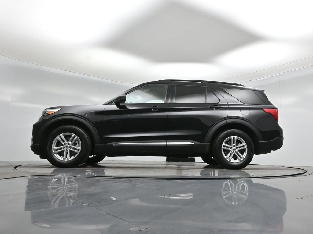 Certified 2024 Ford Explorer XLT w/ Equipment Group 202A AWD/4WD image 8