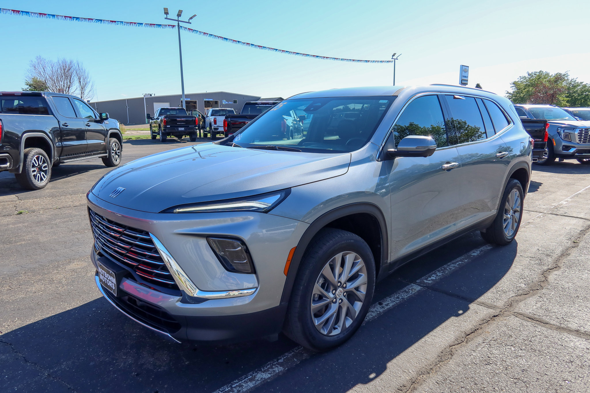 Used 2025 Buick Enclave Preferred FWD image 9