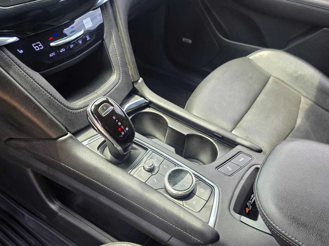 Used 2020 Cadillac XT6 Sport w/ LPO, Floor Liner Package AWD/4WD image 10