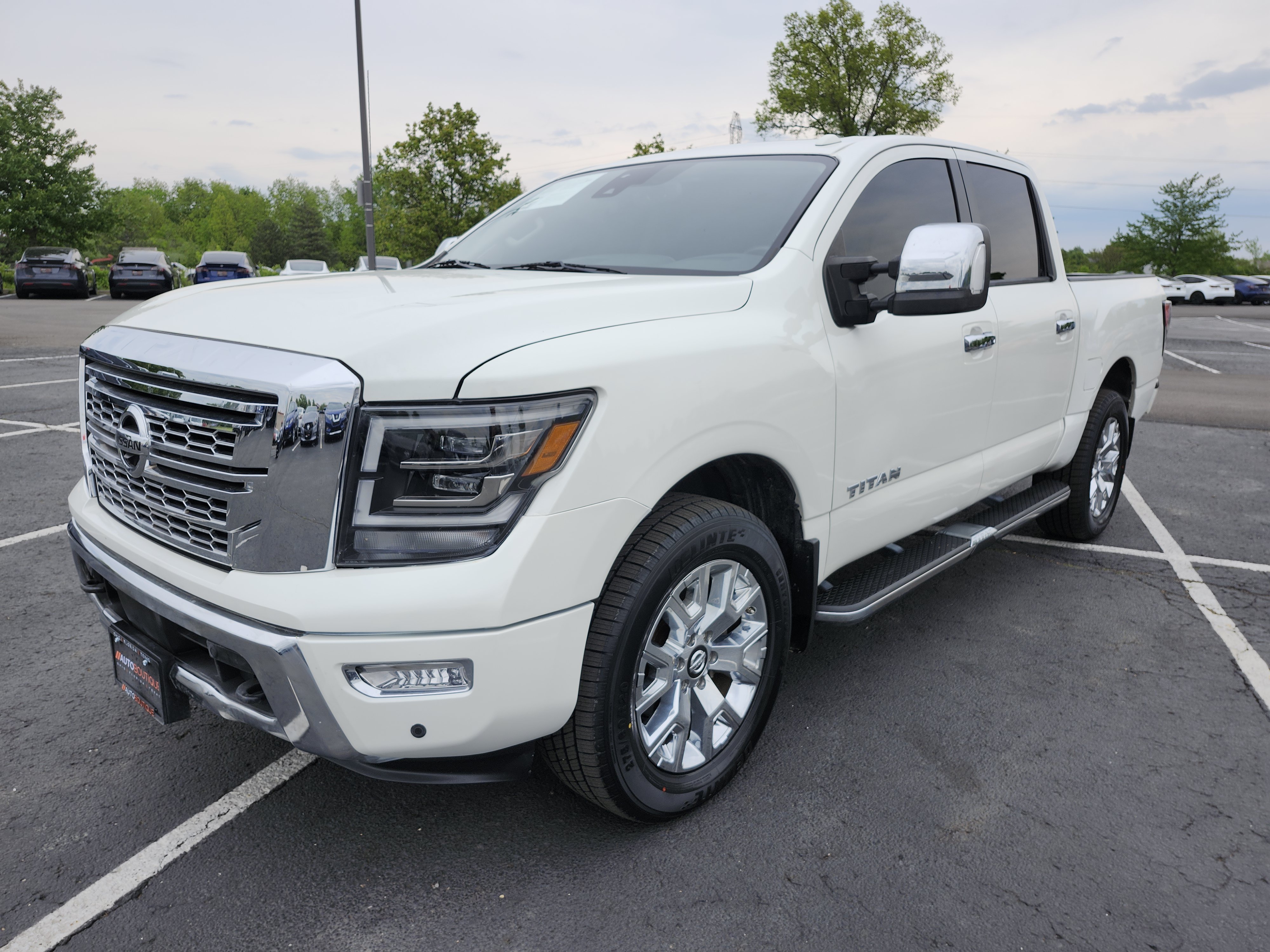 Used 2021 Nissan Titan SL w/ Moonroof Package AWD/4WD image 18
