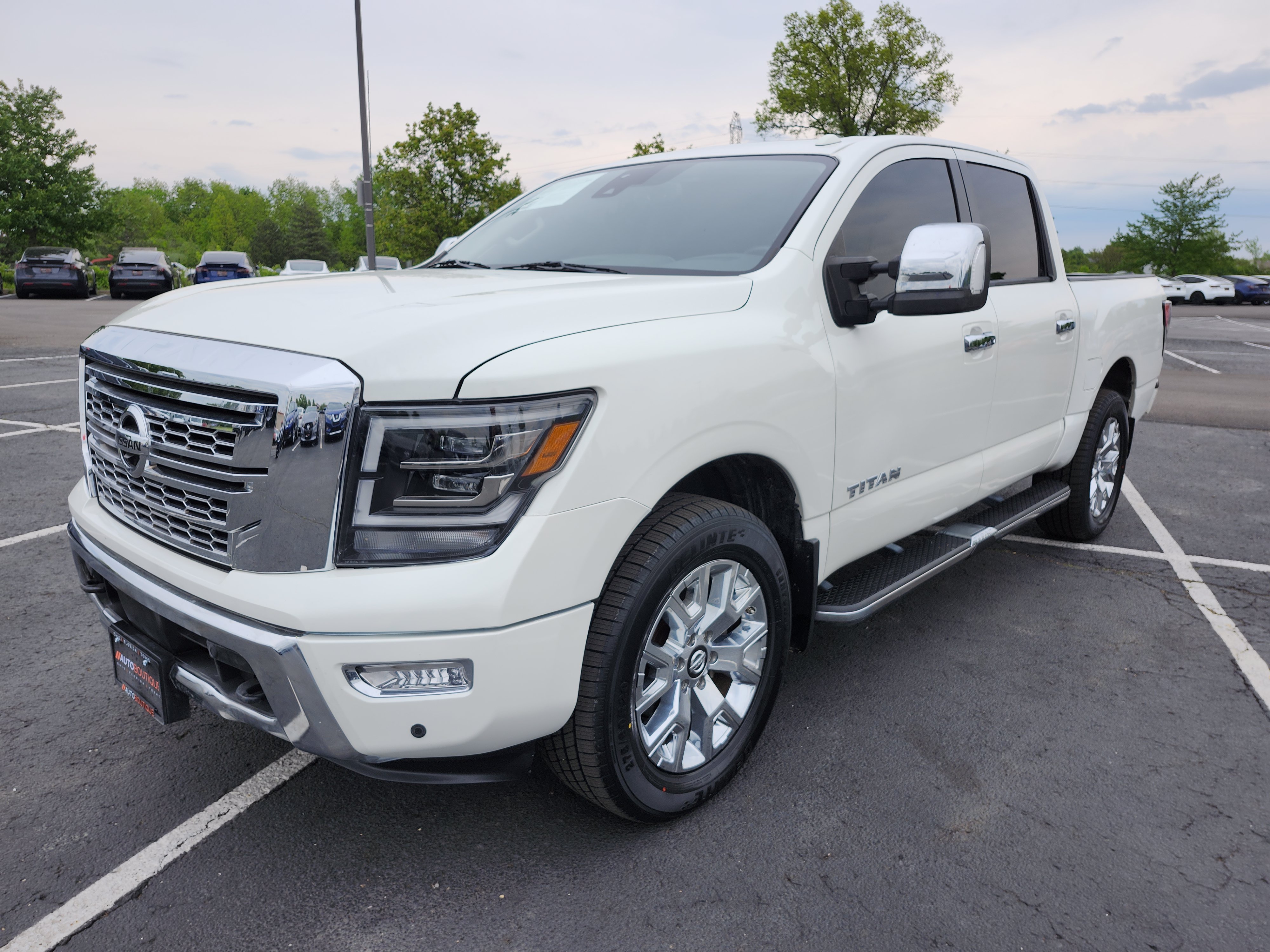 Used 2021 Nissan Titan SL w/ Moonroof Package AWD/4WD image 18
