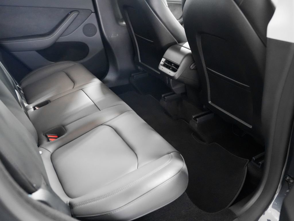 Used 2024 Tesla Model Y Long Range AWD/4WD image 29