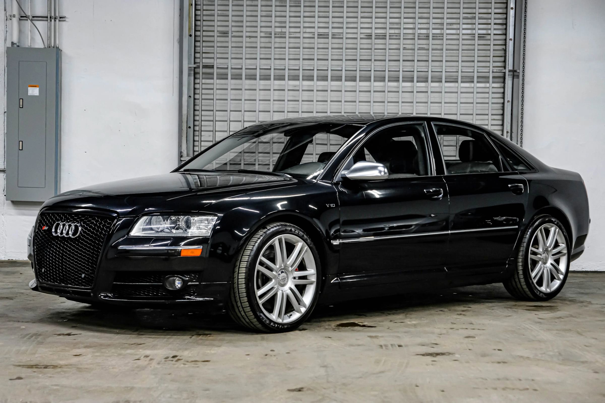 Used 2007 Audi S8 image 7