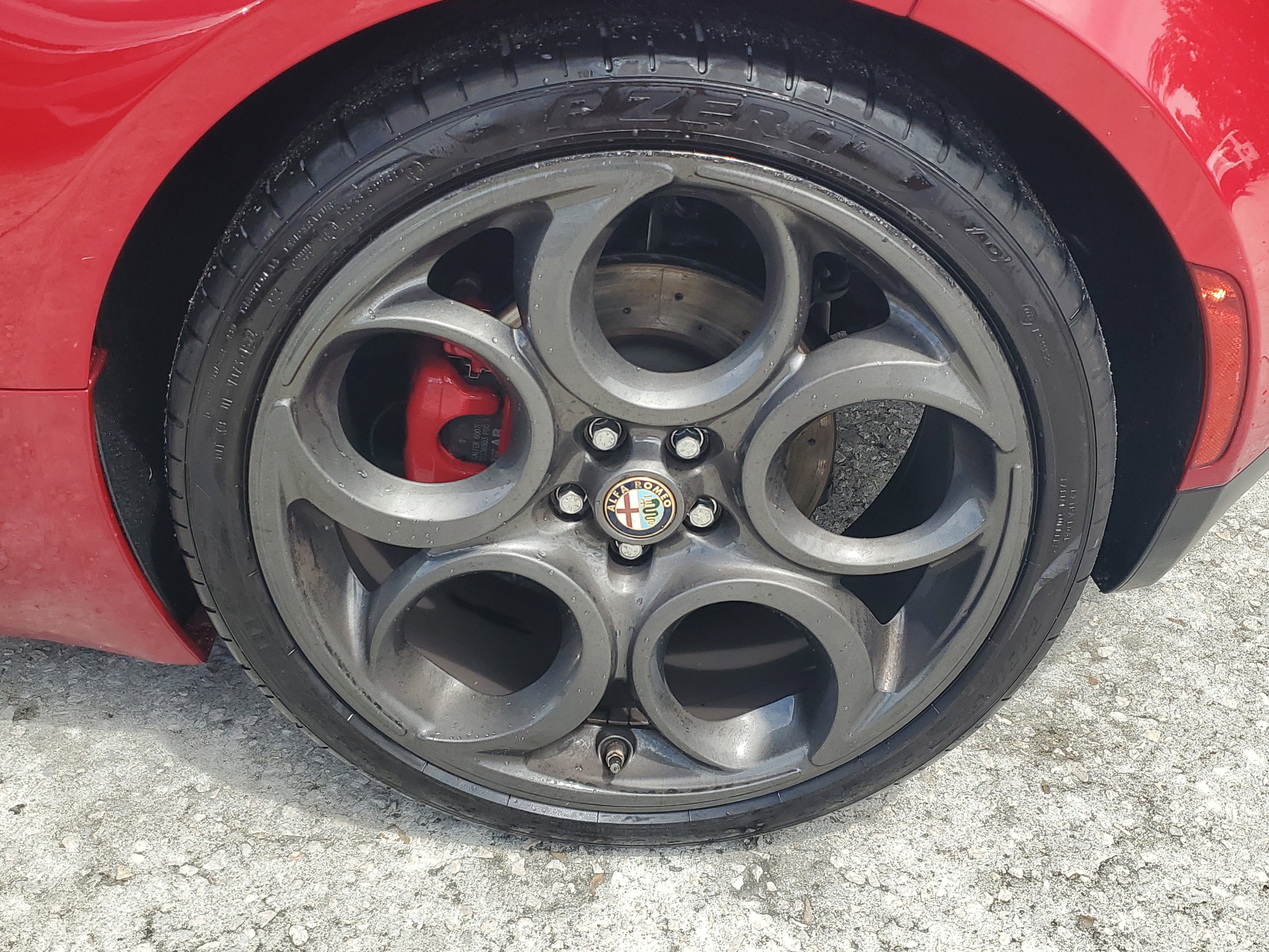 Used 2015 Alfa Romeo 4C Launch Edition w/ Convenience Group image 8