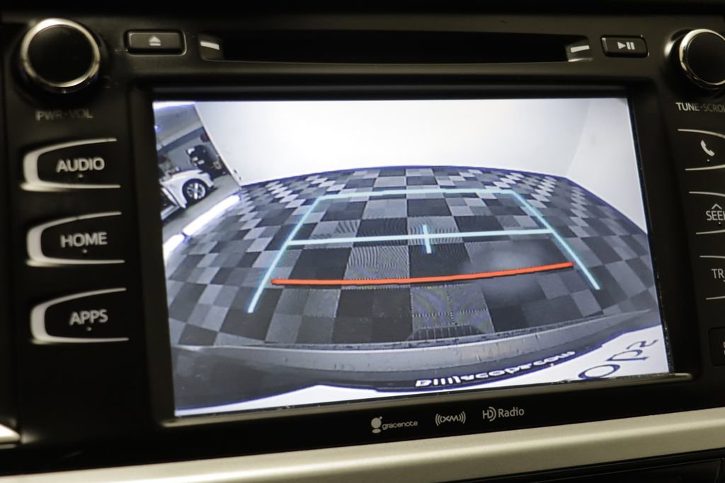 Used 2017 Toyota Highlander SE AWD/4WD image 10