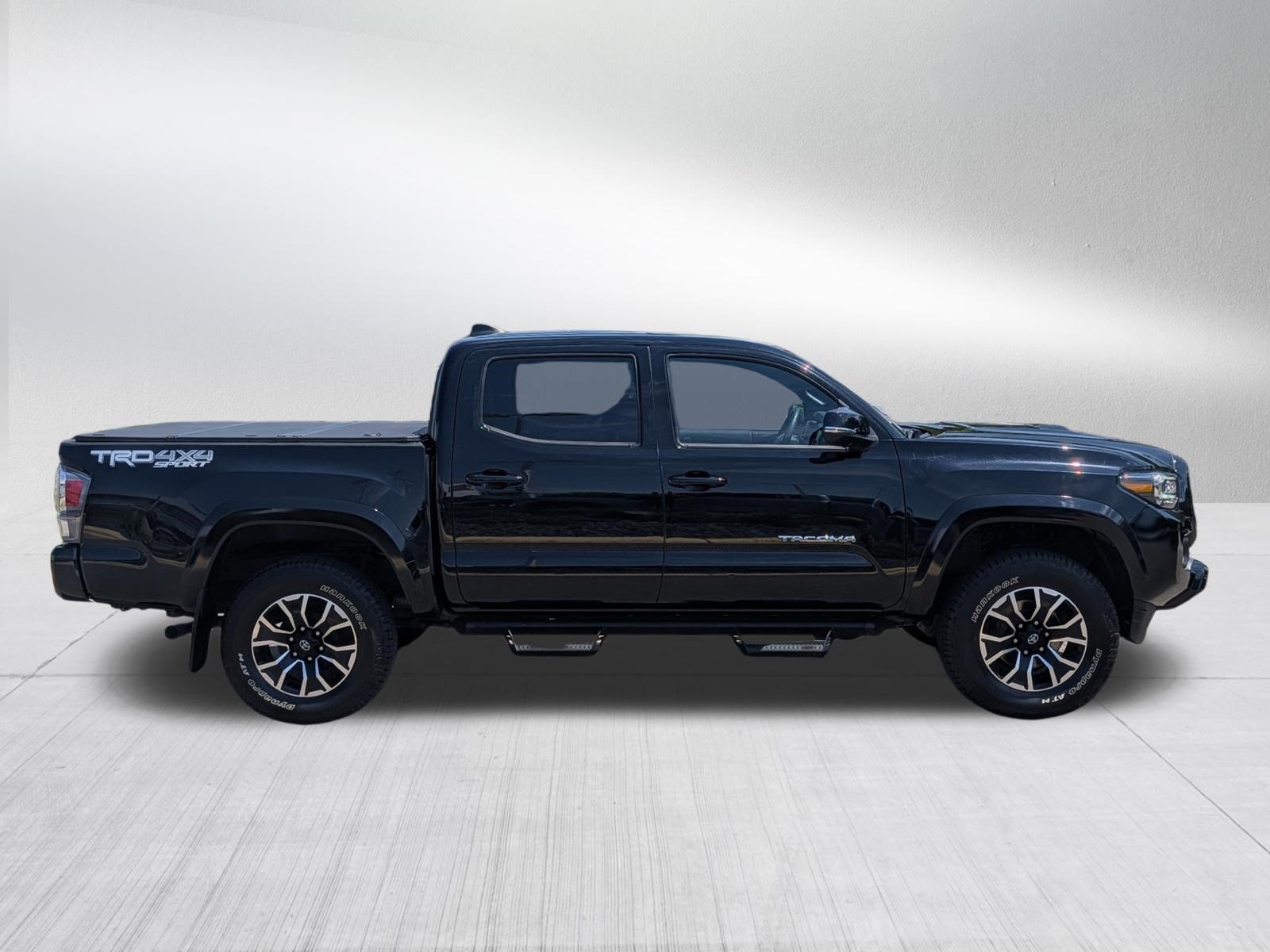 Used 2022 Toyota Tacoma TRD Sport w/ TRD Premium Sport Package AWD/4WD image 8