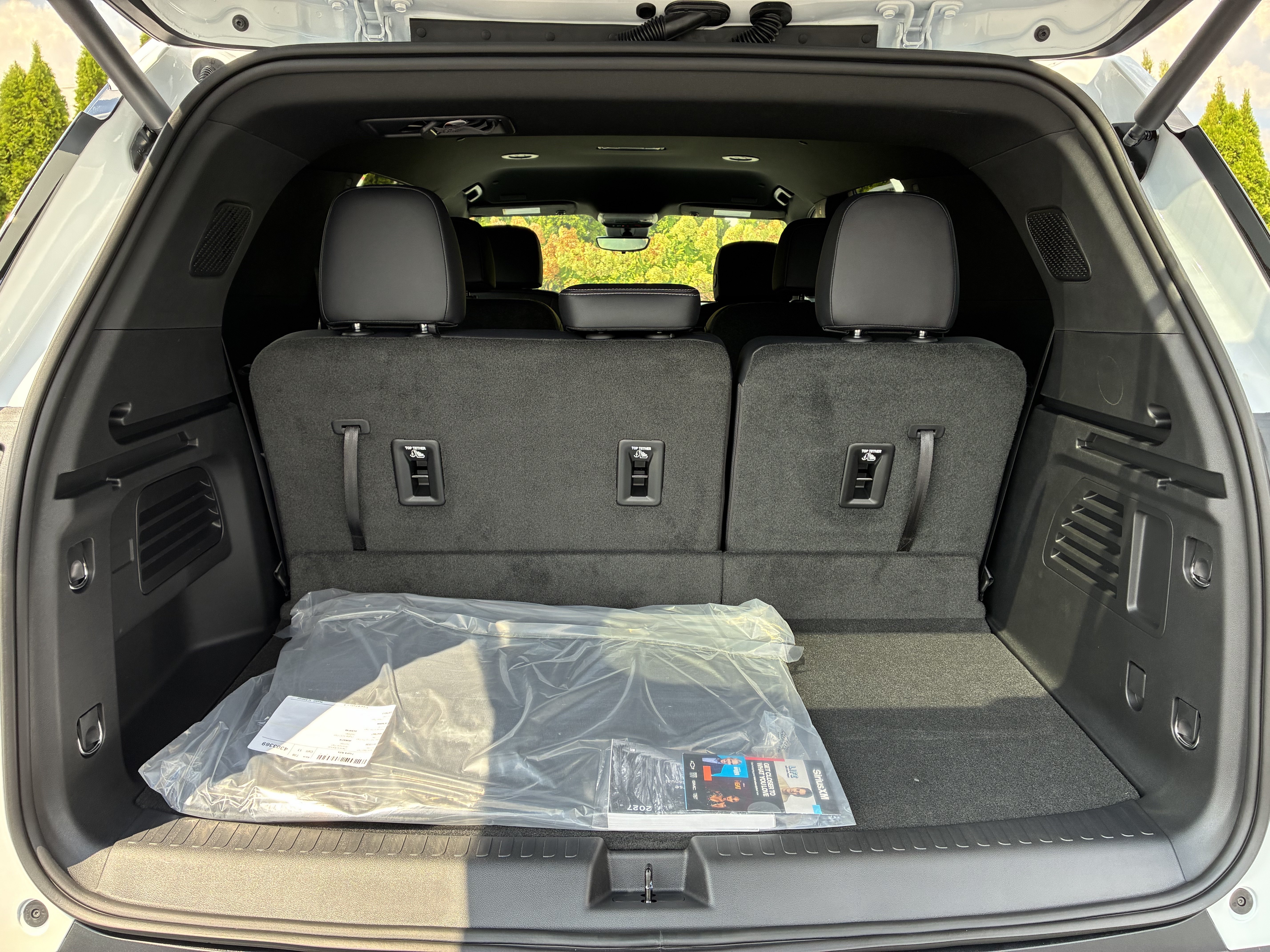 New 2027 Chevrolet Traverse LT w/ Driver Confidence Package FWD image 12