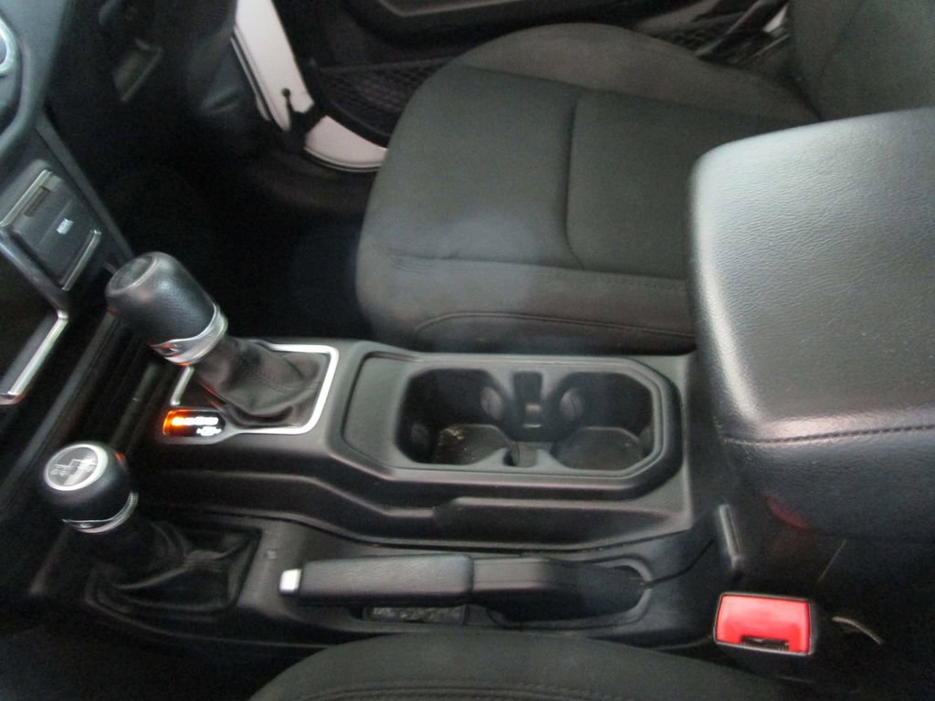 Used 2019 Jeep Wrangler Unlimited Sport image 31